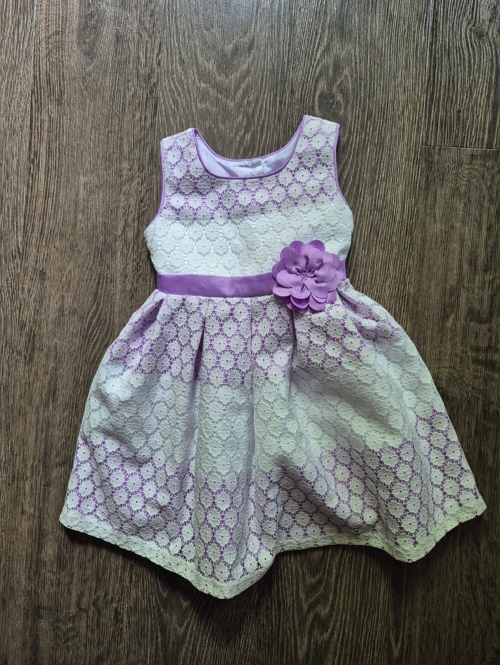 Jona Michelle Lavender and White Lace Flower Belt Dress Size 2